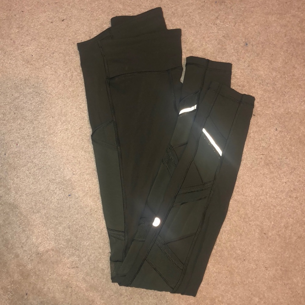 Olive green Lululemon leggings with pocket & mesh